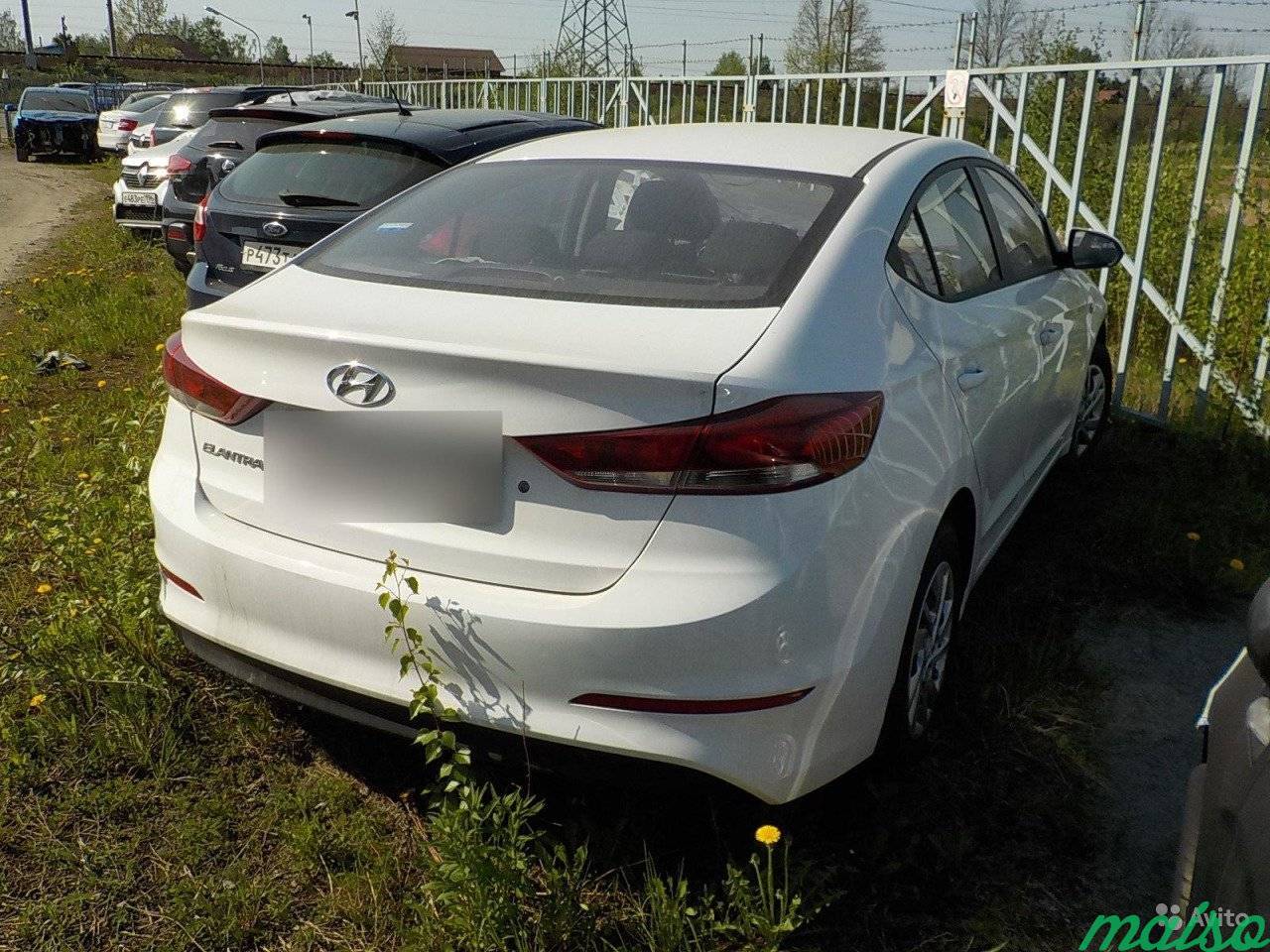 Hyundai Elantra 1.6 МТ, 2016, седан, битый в Санкт-Петербурге. Фото 1